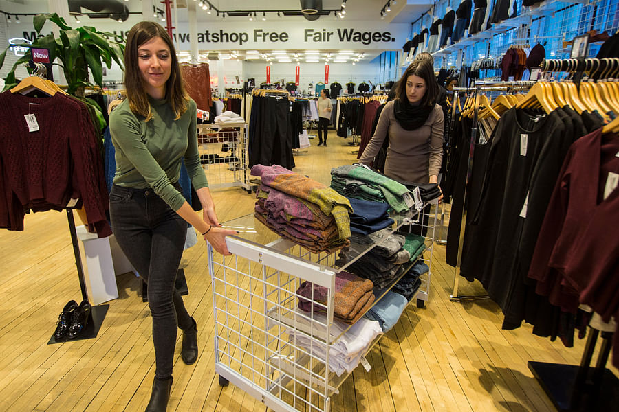 retail store employees